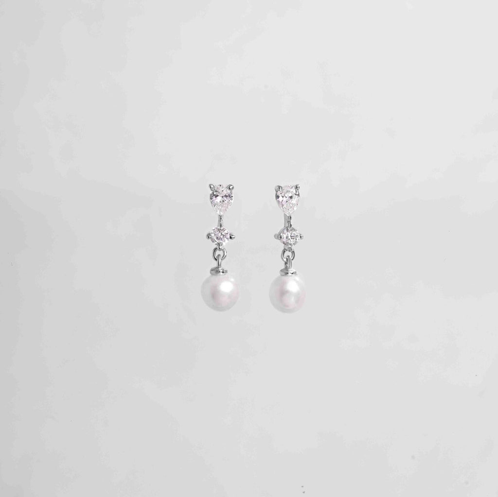 Pearl Drop Earrings, Bridal Pearl Earrings, Dainty Earrings, Gold Stud Earrings, Gift for Her, Minimalist Earrings, Wedding Earrings