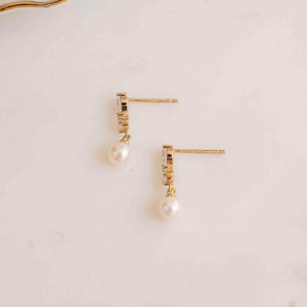 Pearl Drop Earrings, Bridal Pearl Earrings, Dainty Earrings, Gold Stud Earrings, Gift for Her, Minimalist Earrings, Wedding Earrings