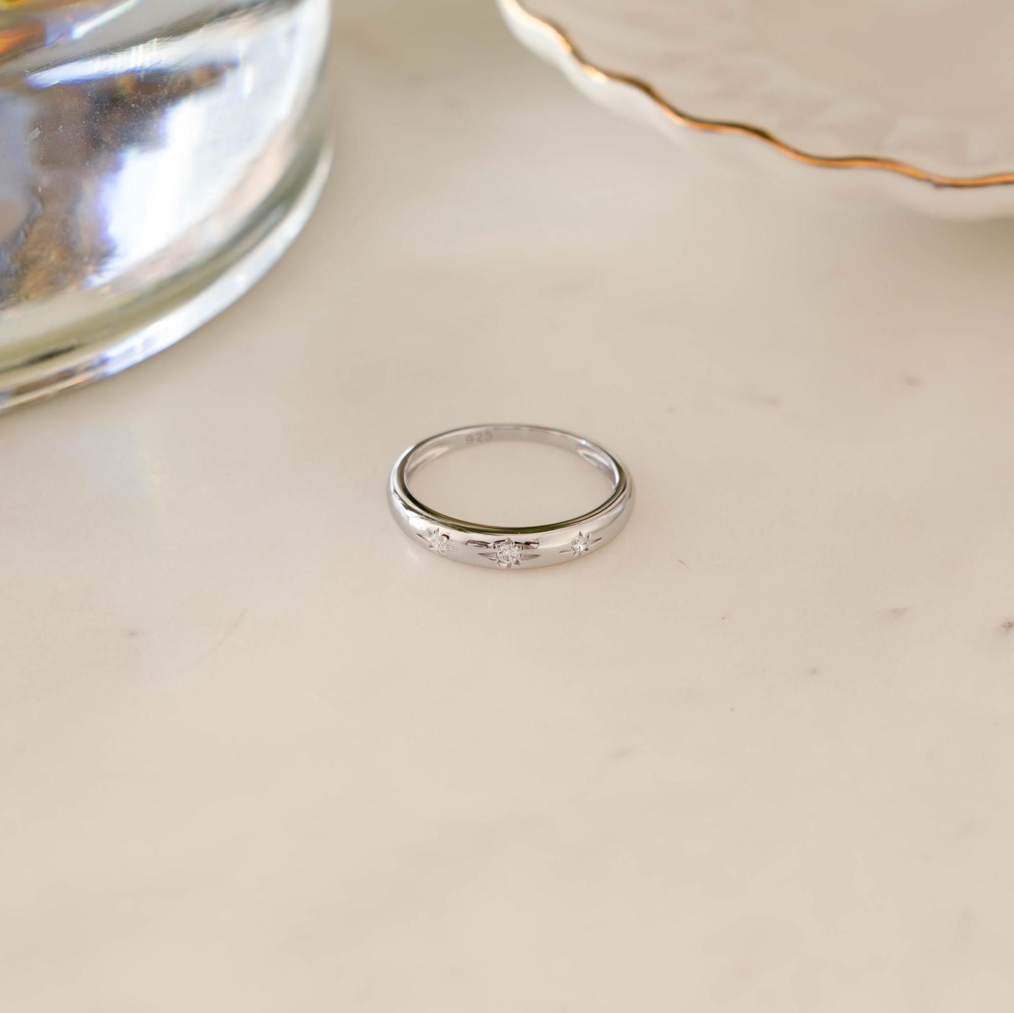 Thin Starburst Diamond Ring, Star Setting Celestial Ring, Gold Ring, Silver Ring, Dainty Ring, Minimalist Jewelry, Christmas Gift for Her