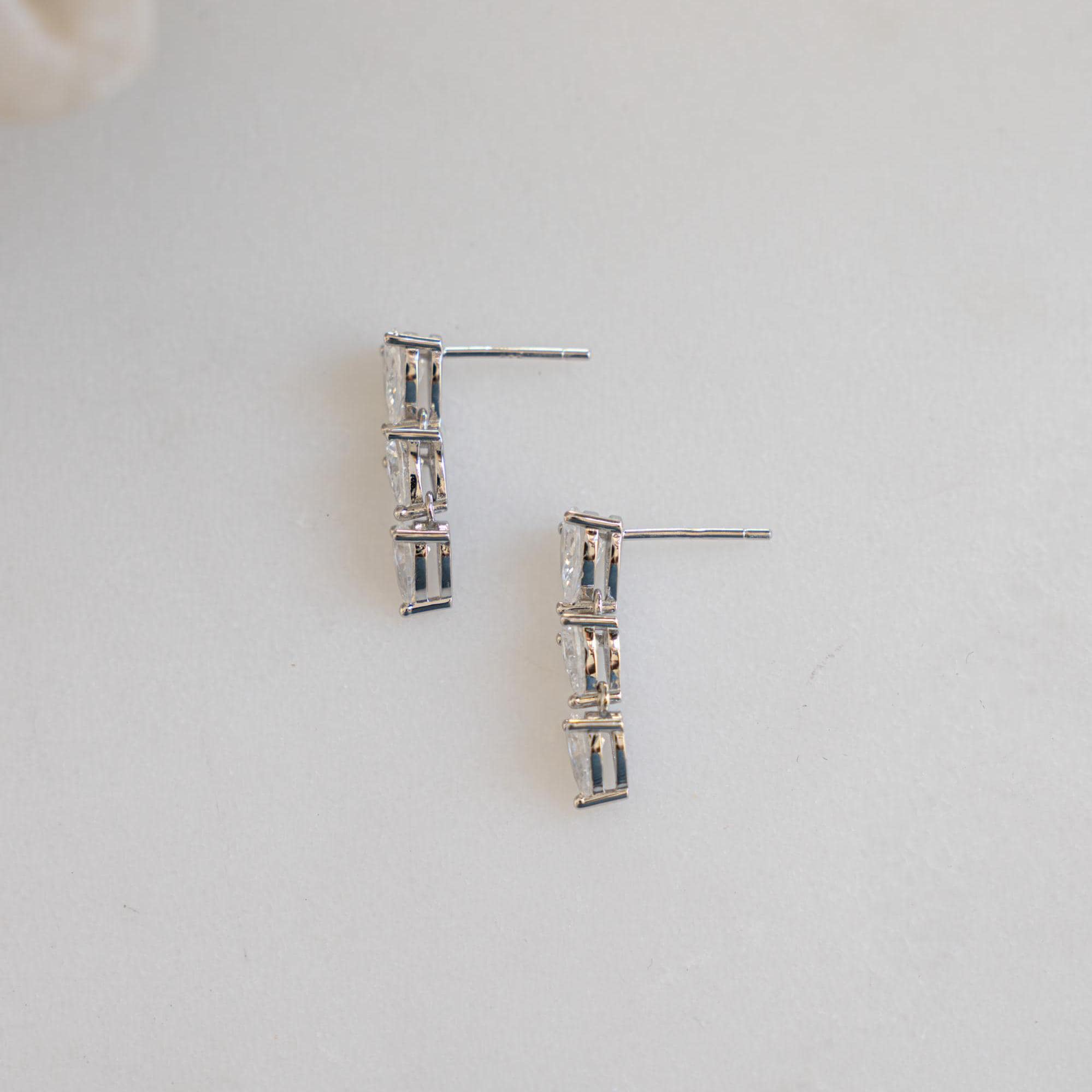 Teardrop Earrings, Dangle Earrings, Drop Earrings, Diamond Earrings, Bridal Earrings, Wedding Jewelry, Gift for Her, Wedding Earrings