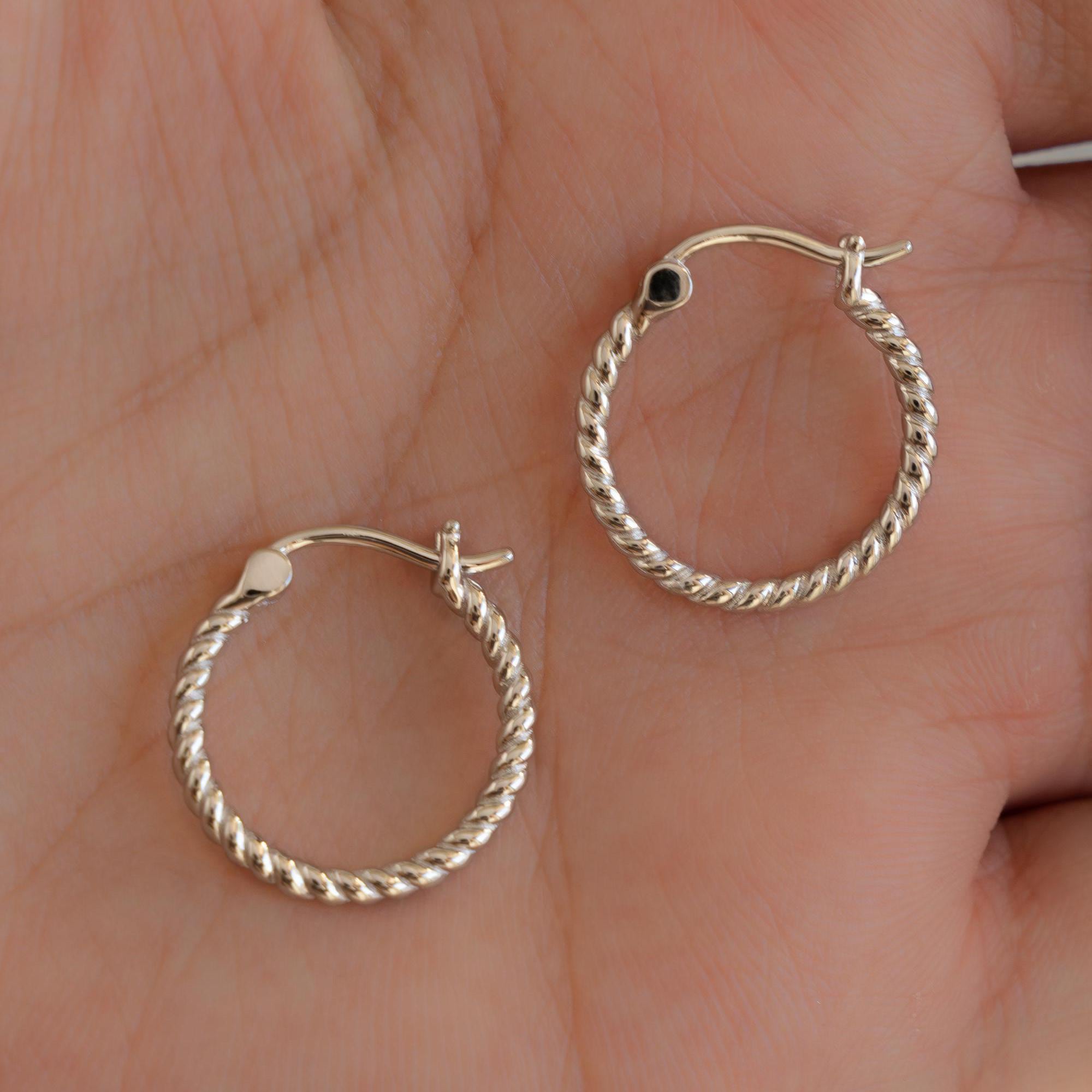 Spiral Hoop Earrings, Twist Hoop Earrings, Minimalist Earrings, Gold Hoop Earrings, Dainty Earrings, Aesthetic Earrings Medium Hoop Earrings