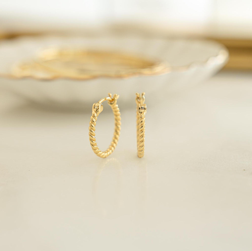 Spiral Hoop Earrings, Twist Hoop Earrings, Minimalist Earrings, Gold Hoop Earrings, Dainty Earrings, Aesthetic Earrings Medium Hoop Earrings