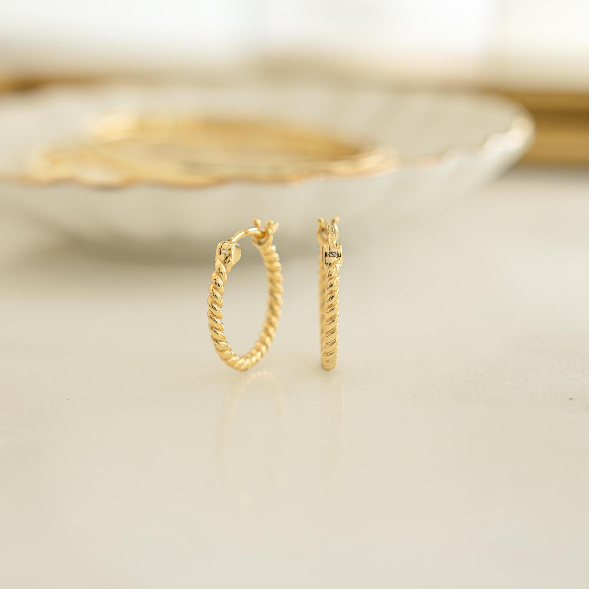 Spiral Hoop Earrings, Twist Hoop Earrings, Minimalist Earrings, Gold Hoop Earrings, Dainty Earrings, Aesthetic Earrings Medium Hoop Earrings