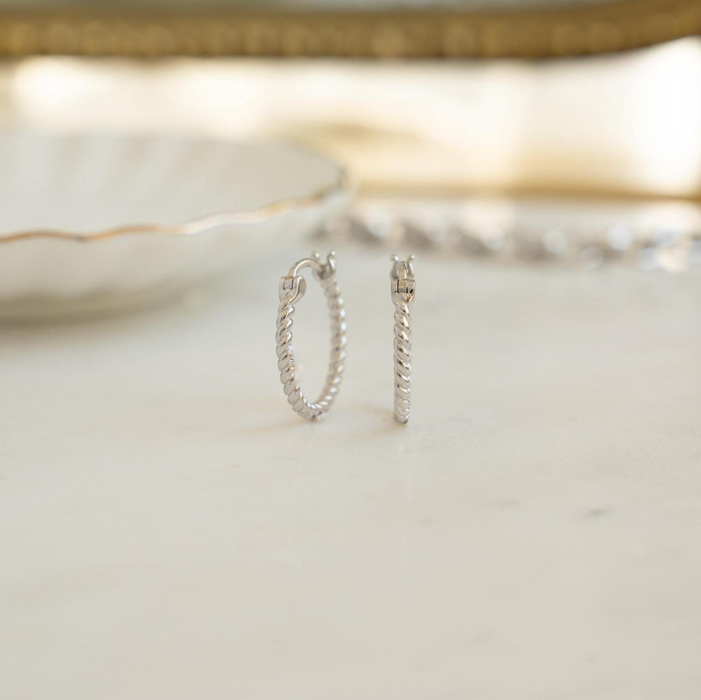 Spiral Hoop Earrings, Twist Hoop Earrings, Minimalist Earrings, Gold Hoop Earrings, Dainty Earrings, Aesthetic Earrings Medium Hoop Earrings