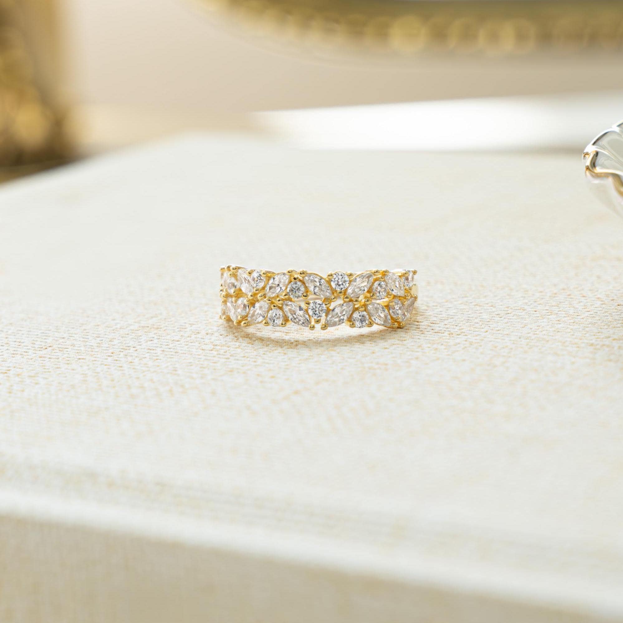 Diamond Cluster Ring, Wedding Band, Statement Ring, Vintage Ring, Bridal Jewelry, Womens Gold Ring, Anniversary Gift, Gift for Her