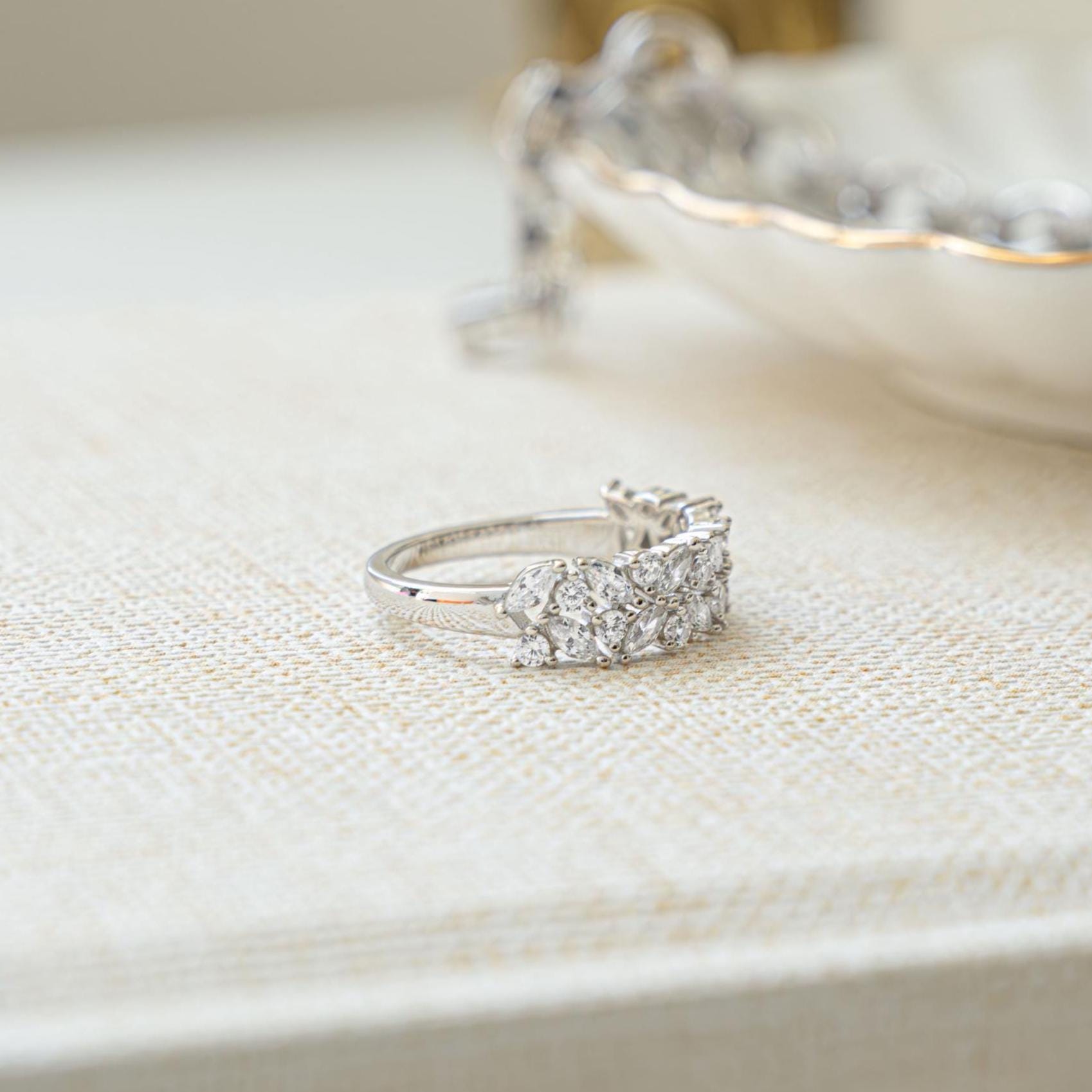 Diamond Cluster Ring, Wedding Band, Statement Ring, Vintage Ring, Bridal Jewelry, Womens Gold Ring, Anniversary Gift, Gift for Her