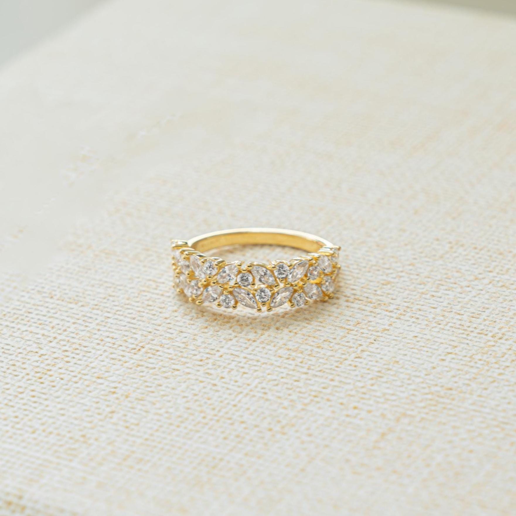 Diamond Cluster Ring, Wedding Band, Statement Ring, Vintage Ring, Bridal Jewelry, Womens Gold Ring, Anniversary Gift, Gift for Her