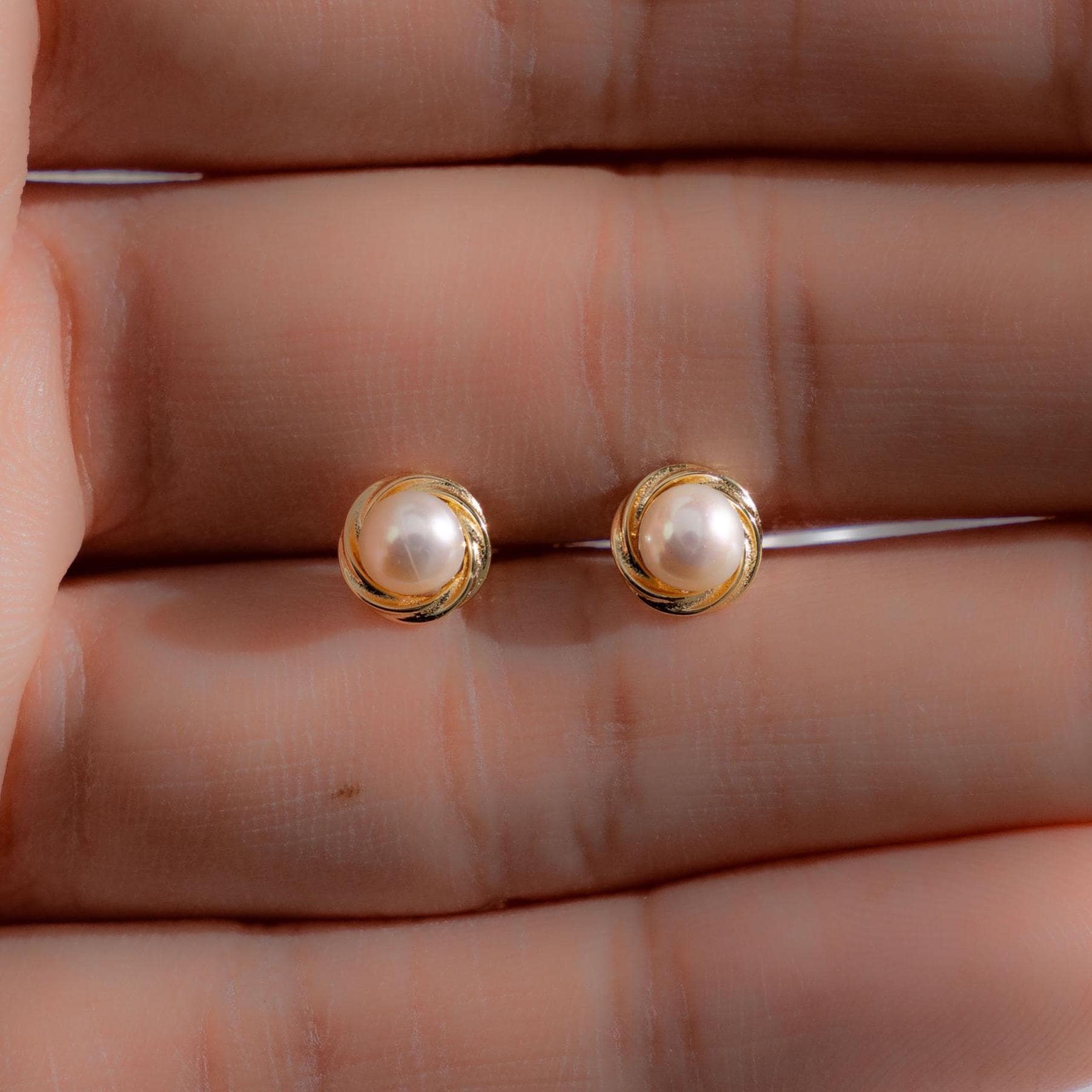 Freshwater Pearl Stud Earrings, Bridal Earrings, Minimalist Jewelry, Dainty Pearl Earrings, Sterling Silver Earrings, Freshwater Pearls