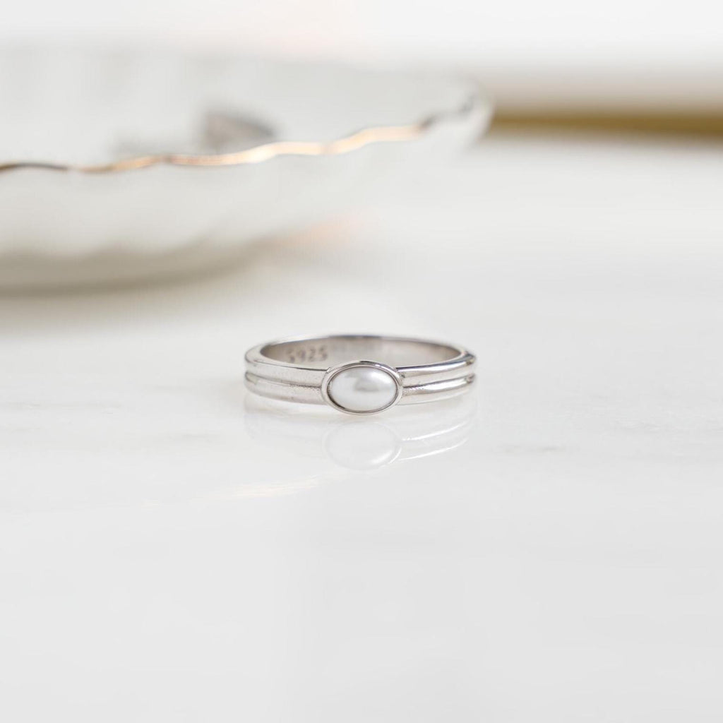 Pearl Ring, Minimalist Ring, Vintage Ring, Dainty Ring, Bridesmaid Gift, June Birthstone Ring, Stackable Ring, Gift For Her, Pearl Jewelry