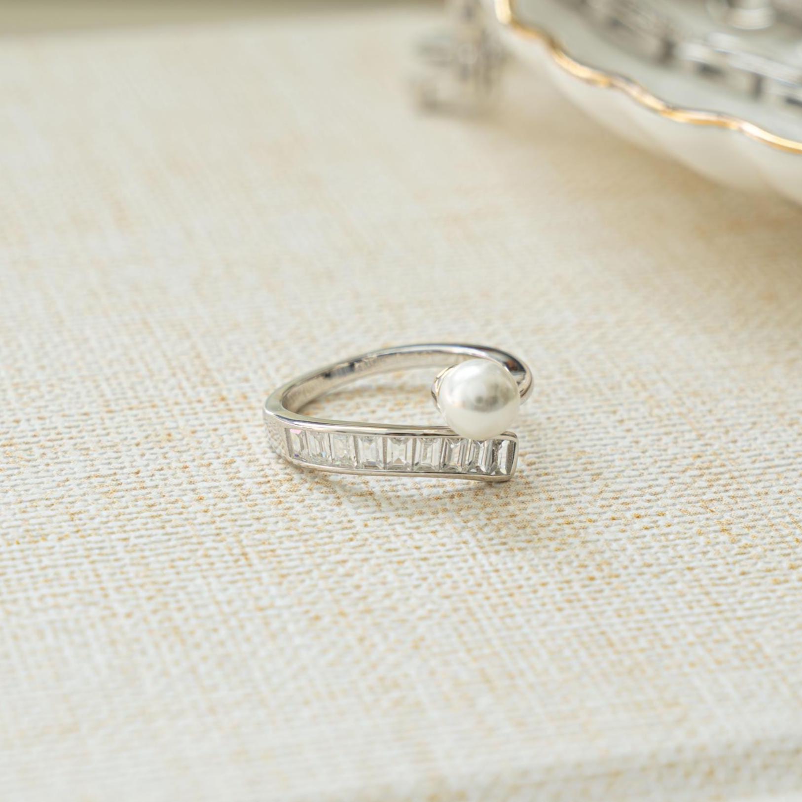 Pearl Ring, Baguette Ring, Wrap Ring, Summer Jewelry, Dainty Ring, Minimalist Ring, Pearl Jewelry, Wedding Jewelry, Spiral Ring Gift for Her