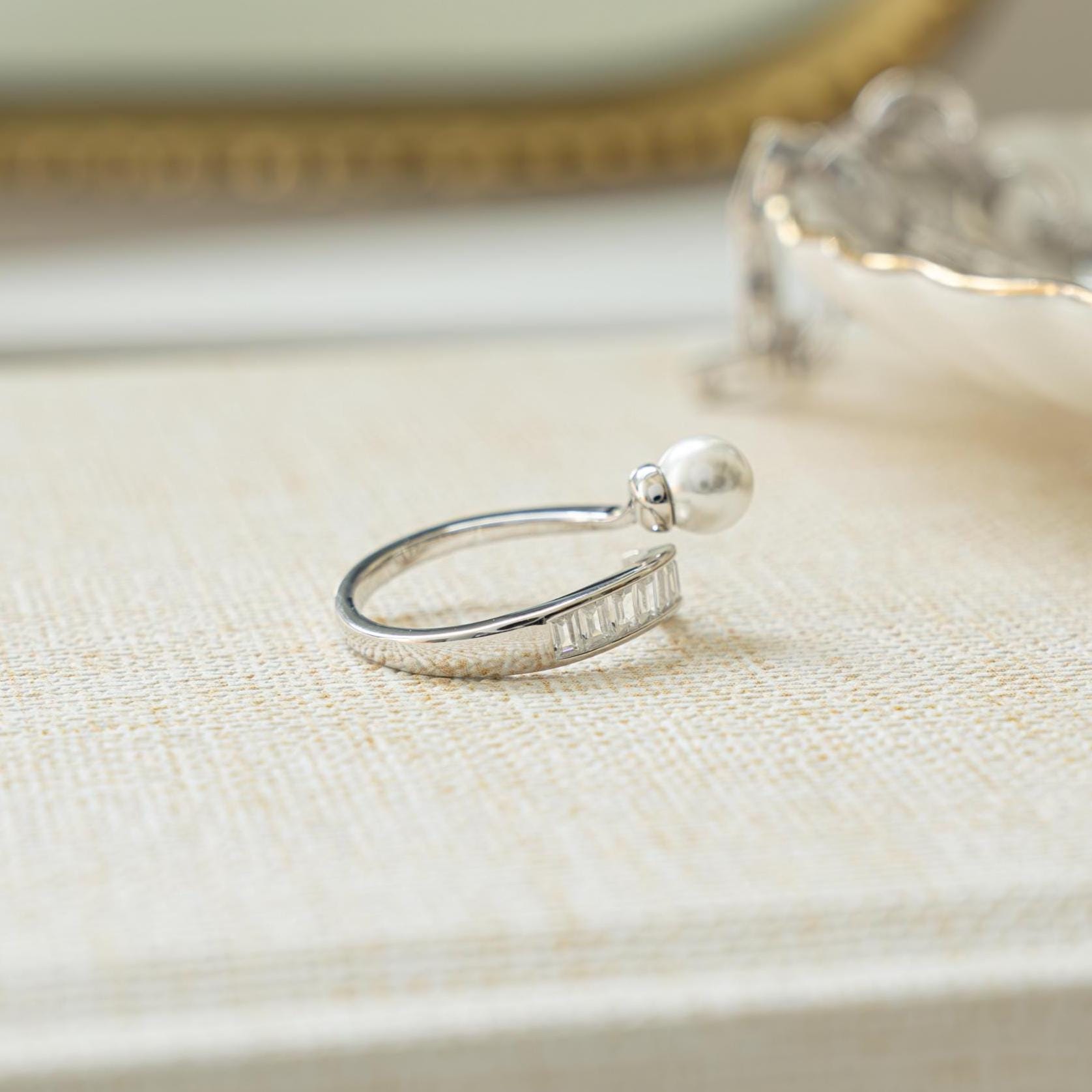 Pearl Ring, Baguette Ring, Wrap Ring, Summer Jewelry, Dainty Ring, Minimalist Ring, Pearl Jewelry, Wedding Jewelry, Spiral Ring Gift for Her