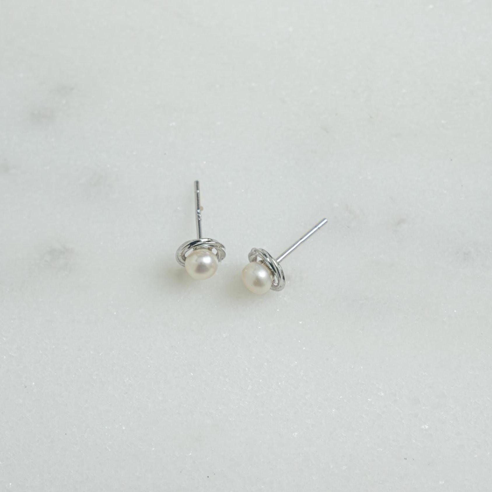 Freshwater Pearl Stud Earrings, Bridal Earrings, Minimalist Jewelry, Dainty Pearl Earrings, Sterling Silver Earrings, Freshwater Pearls