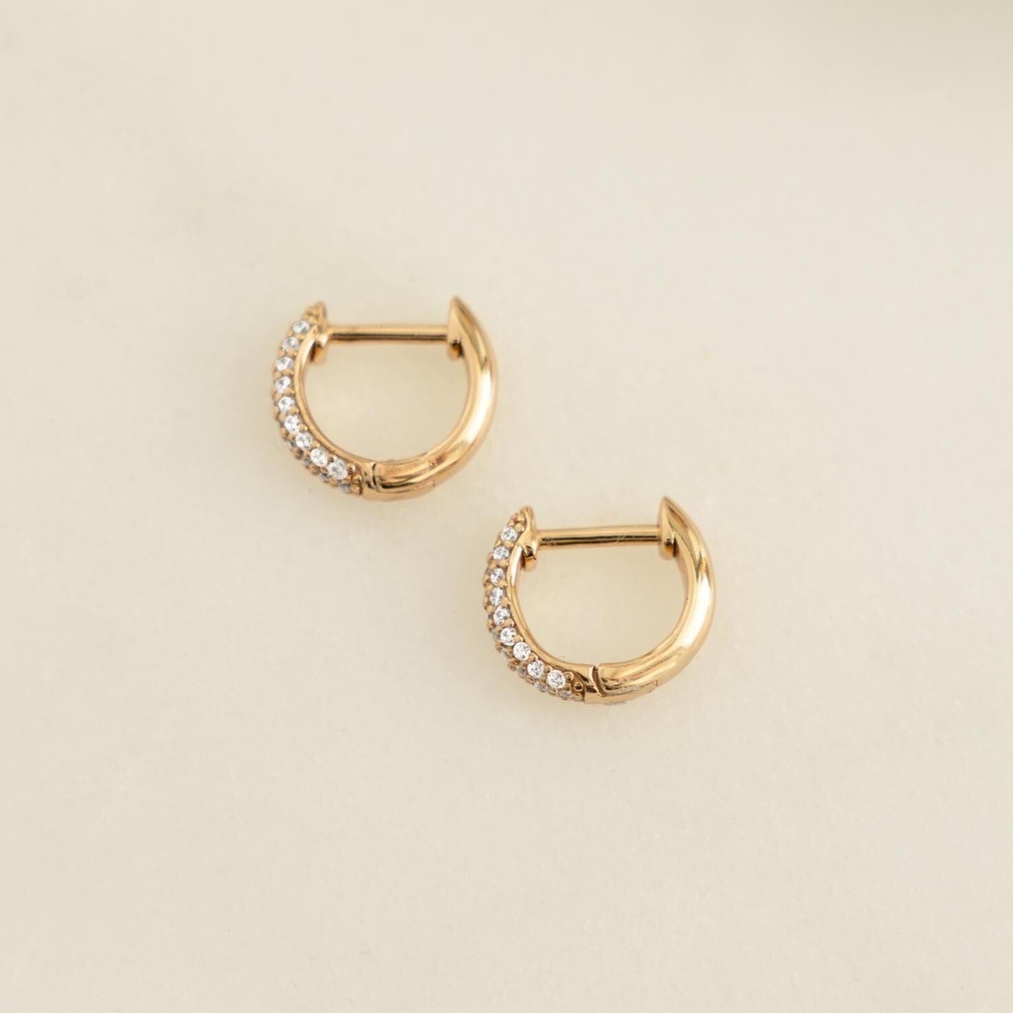 Small Hoop Earrings, Huggie Hoop Earrings, Minimalist Earrings, Diamond Earrings, Tiny CZ Hoop Earrings, Cartilage Earrings, Gift for Her