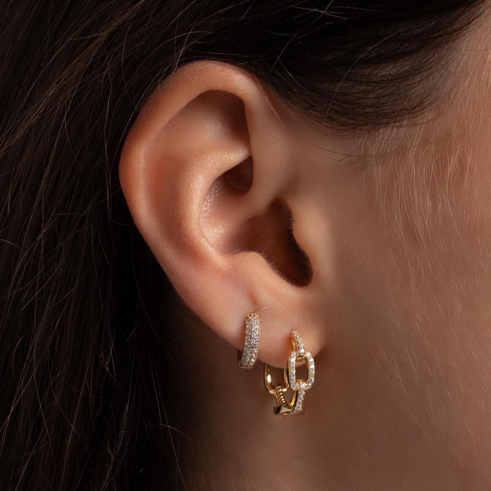 Small Hoop Earrings, Huggie Hoop Earrings, Minimalist Earrings, Diamond Earrings, Tiny CZ Hoop Earrings, Cartilage Earrings, Gift for Her