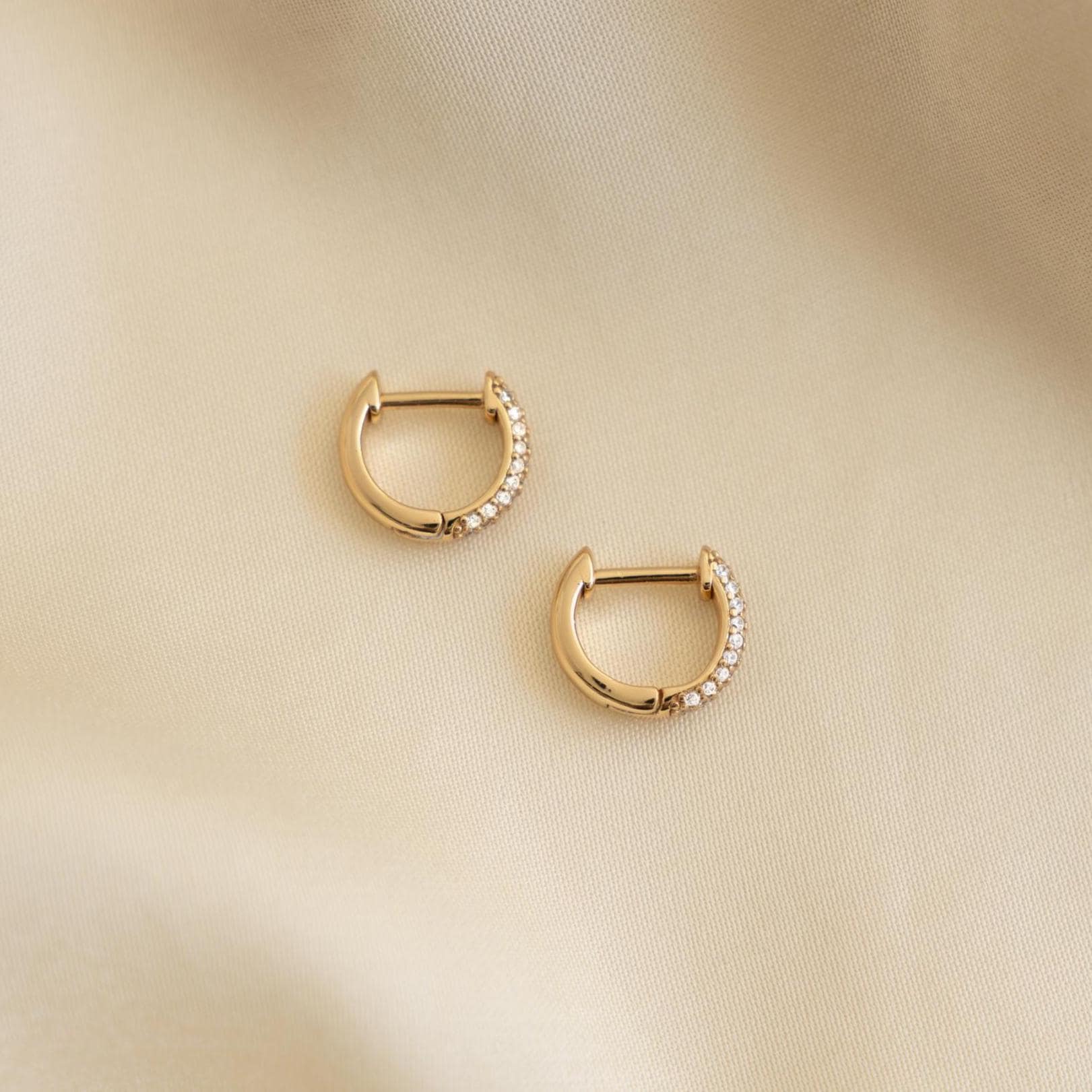 Small Hoop Earrings, Huggie Hoop Earrings, Minimalist Earrings, Diamond Earrings, Tiny CZ Hoop Earrings, Cartilage Earrings, Gift for Her