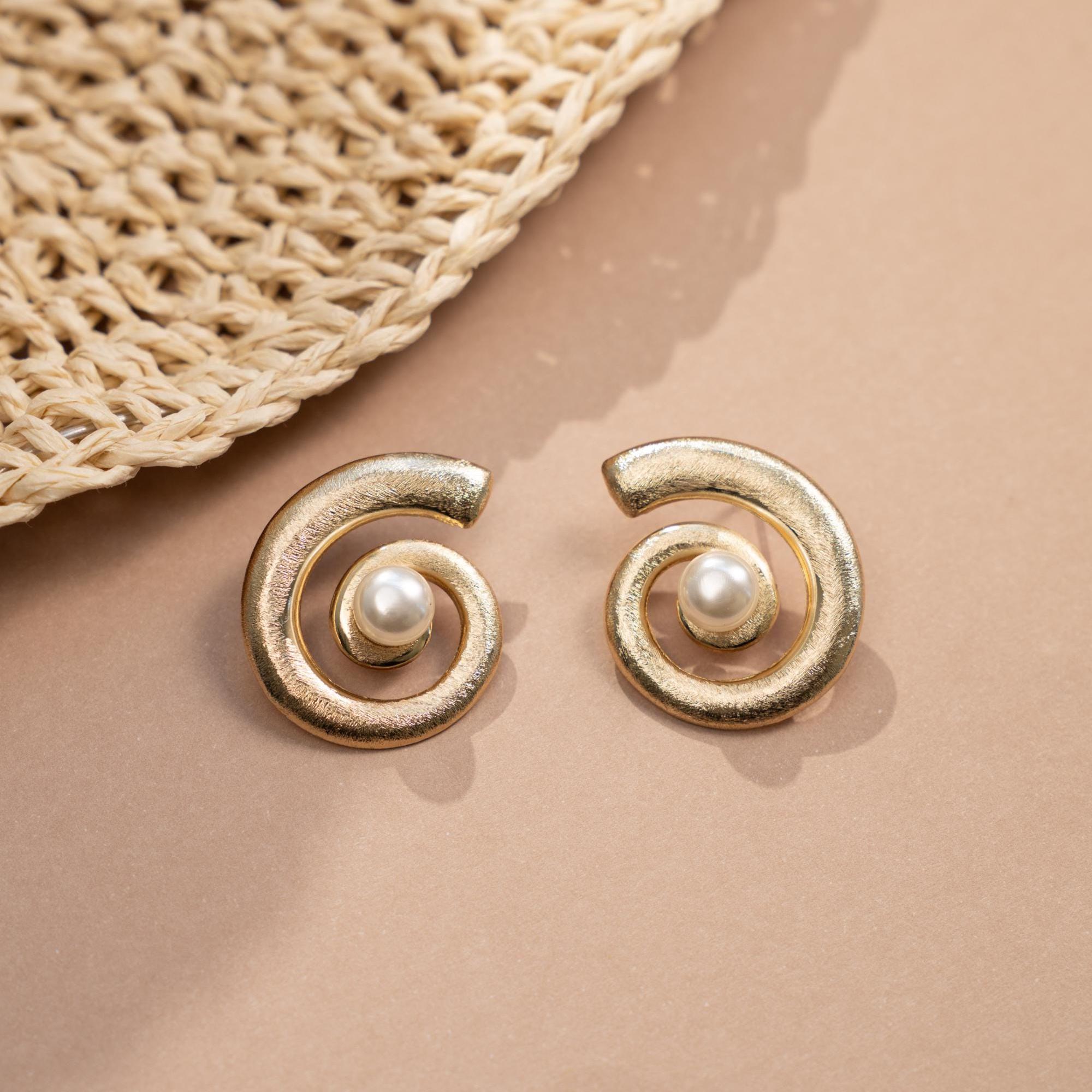 Drop Earring, Statement Earring, Pearl Earrings, Spiral Earrings, Gold and Pearl Earrings, Boho Earring, Big Pearl Earrings, Gift For Her