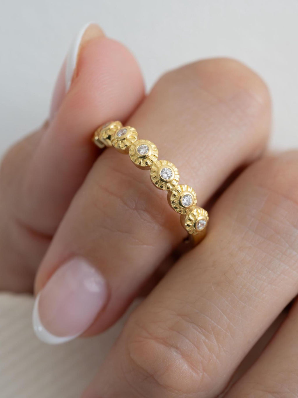 Bezel Set Fluted Stacking Ring by Sami Jewels, Sizes 4-12, Made of 925 Sterling Silver, Diamond Ring, Minimalist Ring