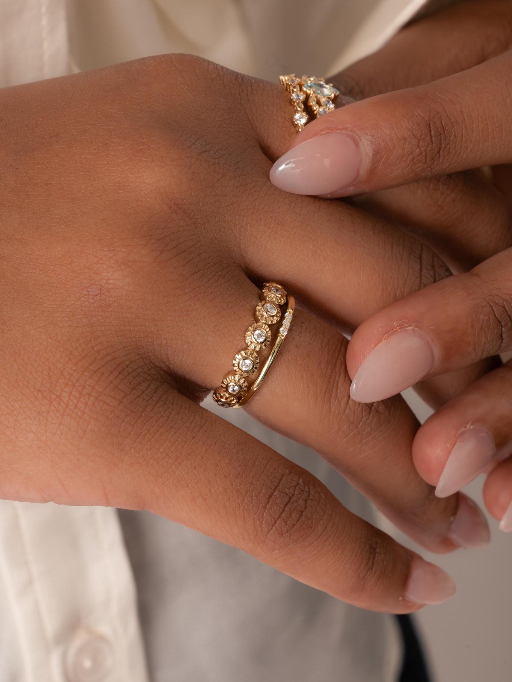 Bezel Set Fluted Stacking Ring by Sami Jewels, Sizes 4-12, Made of 925 Sterling Silver, Diamond Ring, Minimalist Ring