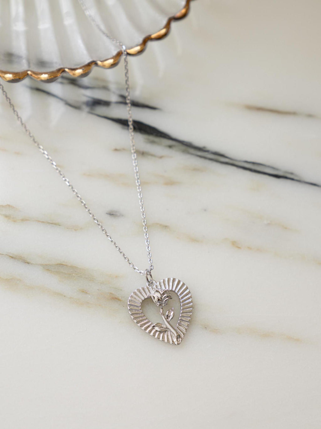 Heart Pendant Necklace by Sami Jewels, Rose Necklace, Heart Necklace, Statement Necklace, Charm Necklace, Vintage Necklace, Heart Medallion