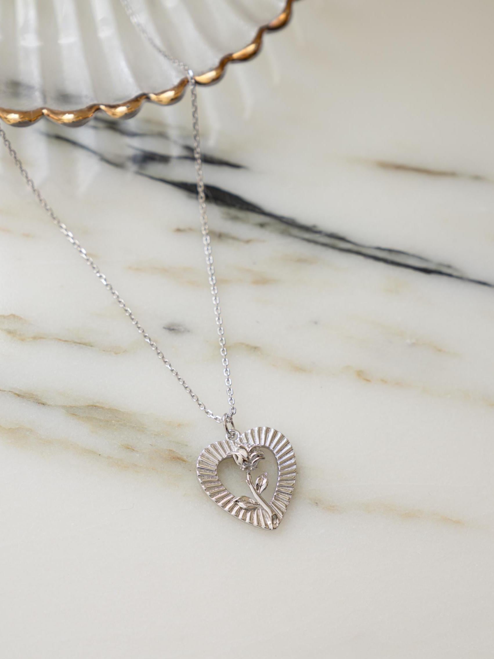 Heart Pendant Necklace by Sami Jewels, Rose Necklace, Heart Necklace, Statement Necklace, Charm Necklace, Vintage Necklace, Heart Medallion
