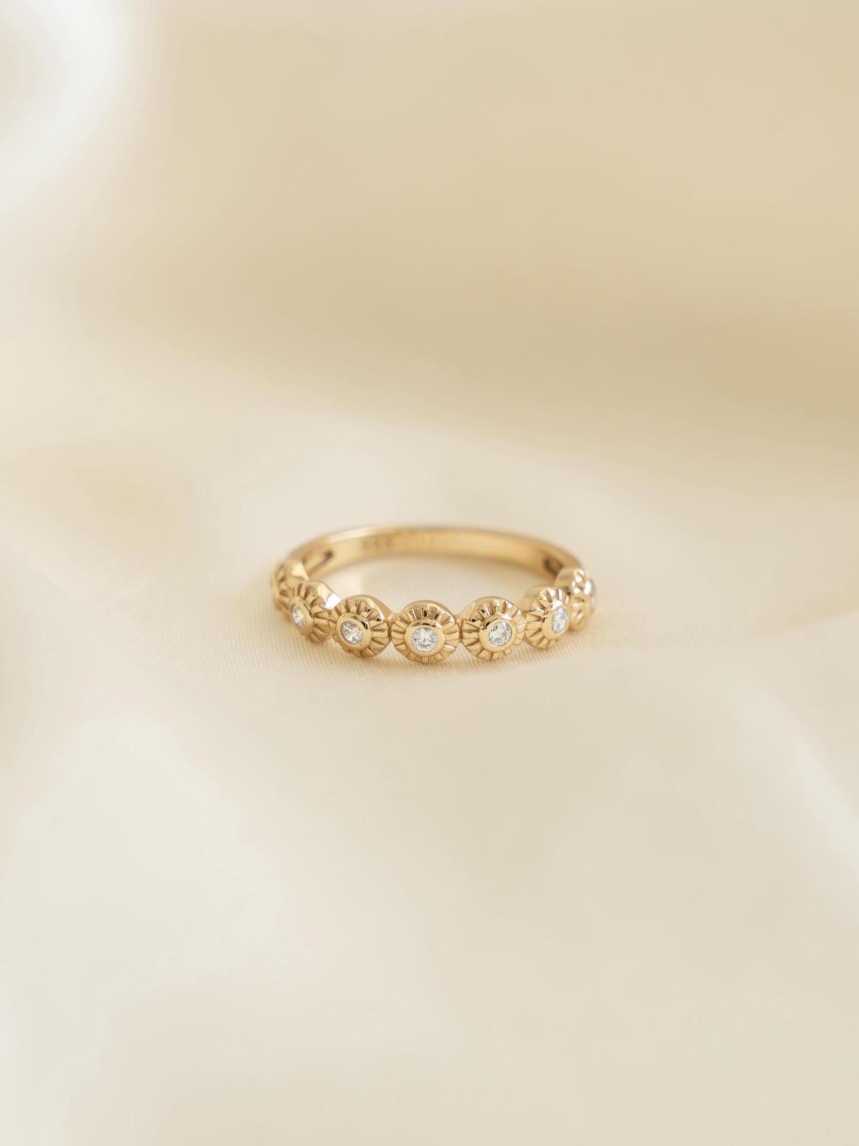 Bezel Set Fluted Stacking Ring by Sami Jewels, Sizes 4-12, Made of 925 Sterling Silver, Diamond Ring, Minimalist Ring