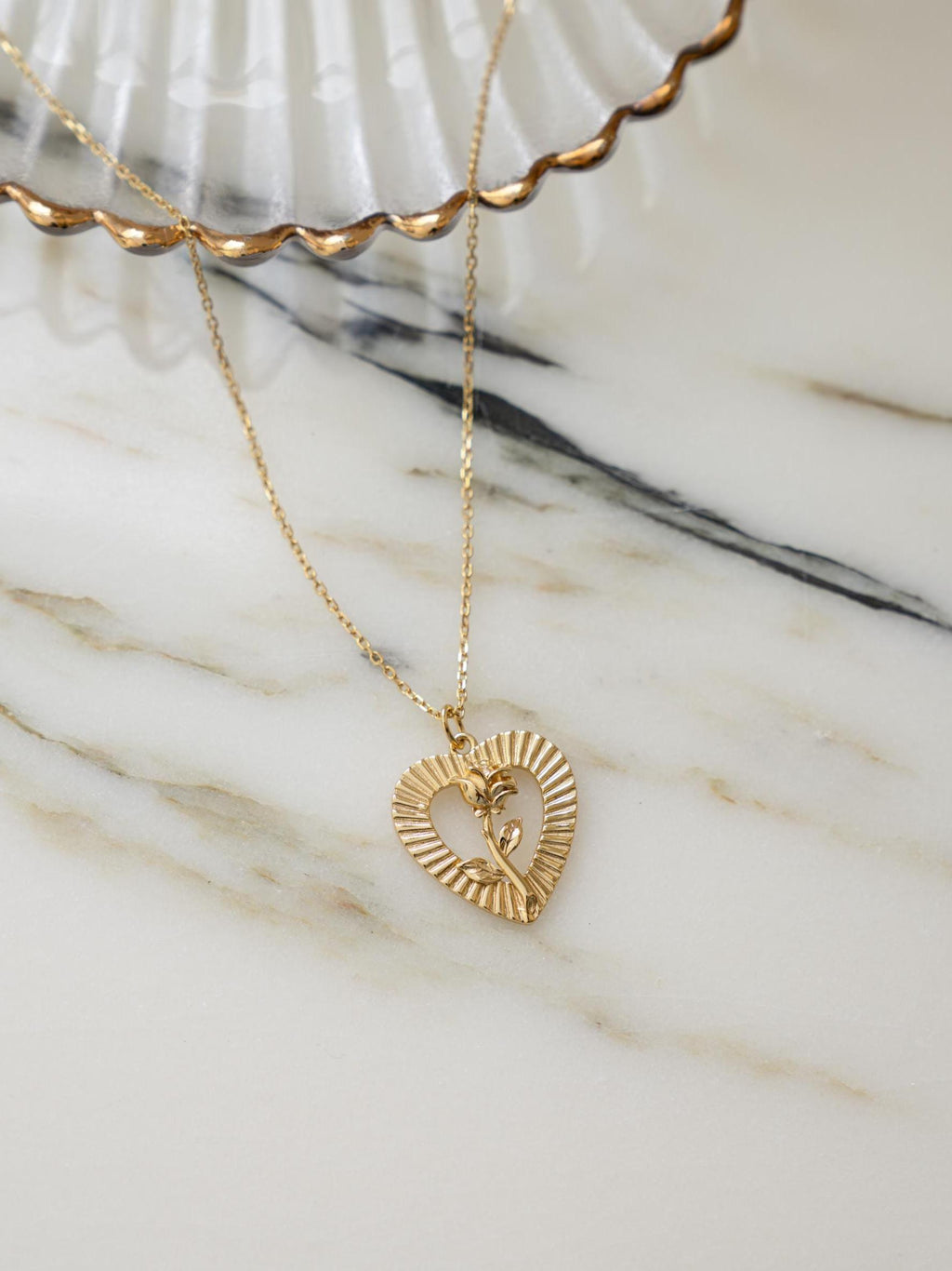 Heart Pendant Necklace by Sami Jewels, Rose Necklace, Heart Necklace, Statement Necklace, Charm Necklace, Vintage Necklace, Heart Medallion
