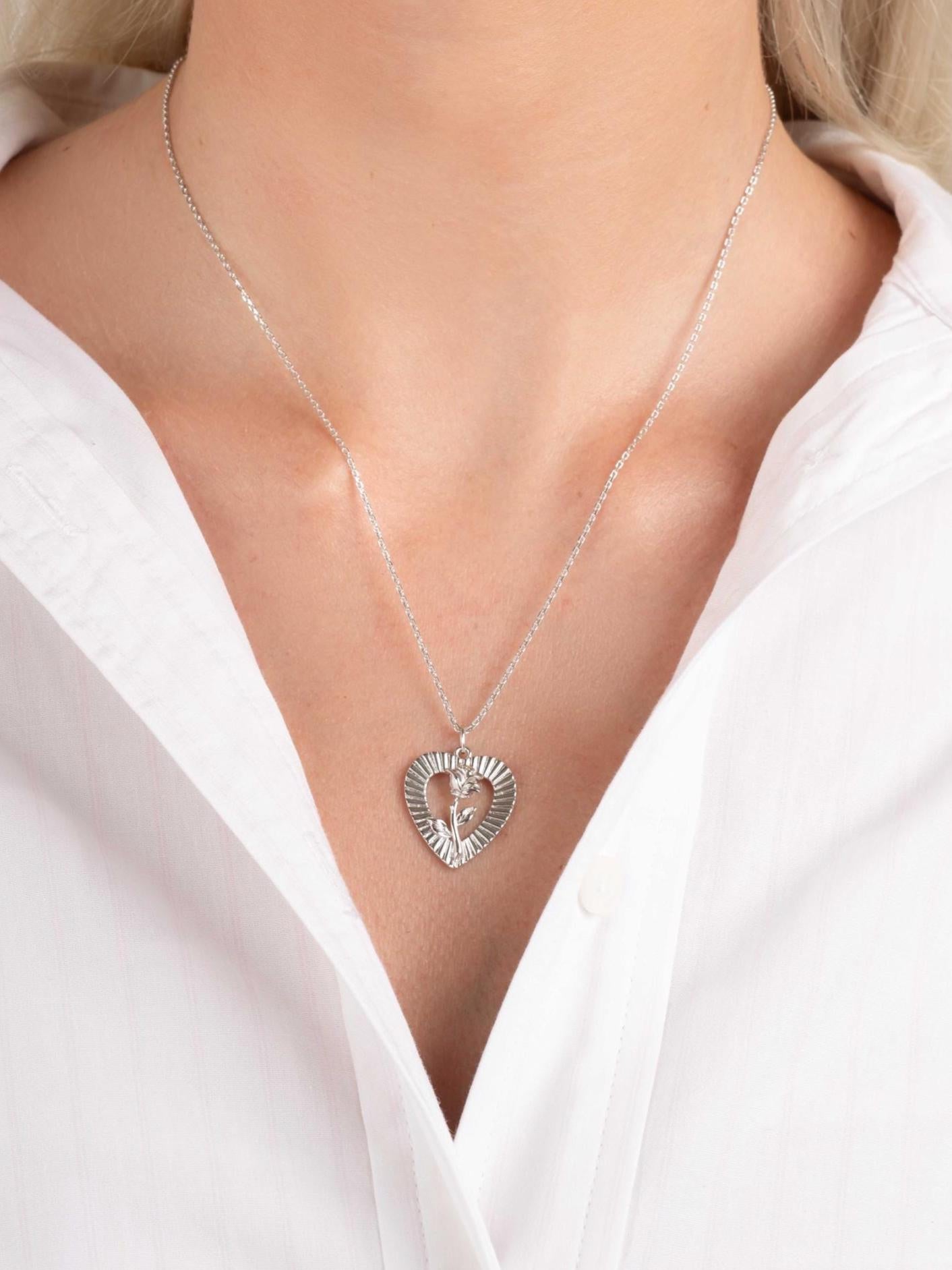 Heart Pendant Necklace by Sami Jewels, Rose Necklace, Heart Necklace, Statement Necklace, Charm Necklace, Vintage Necklace, Heart Medallion
