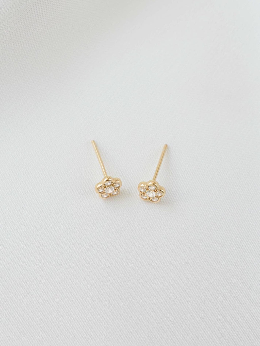 Floral Earrings by Sami Jewels, Stud Earrings, Diamond Earrings, Cartilage Earring, Dainty Earrings, Tiny Earrings, Minimalist Earrings,