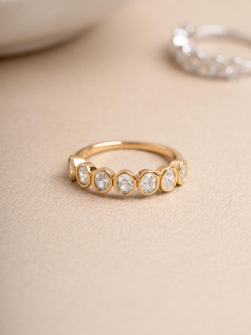 Oval Bezel Ring by Sami Jewels, Stackable Ring, Wedding Band, Diamond Ring, Promise Ring, Dainty Ring, Vintage Ring, Bridal Jewelry