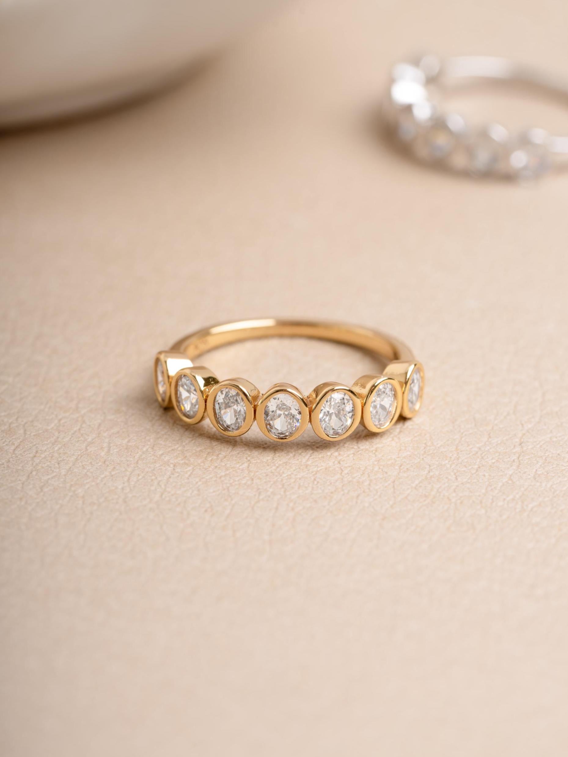 Oval Bezel Ring by Sami Jewels, Stackable Ring, Wedding Band, Diamond Ring, Promise Ring, Dainty Ring, Vintage Ring, Bridal Jewelry