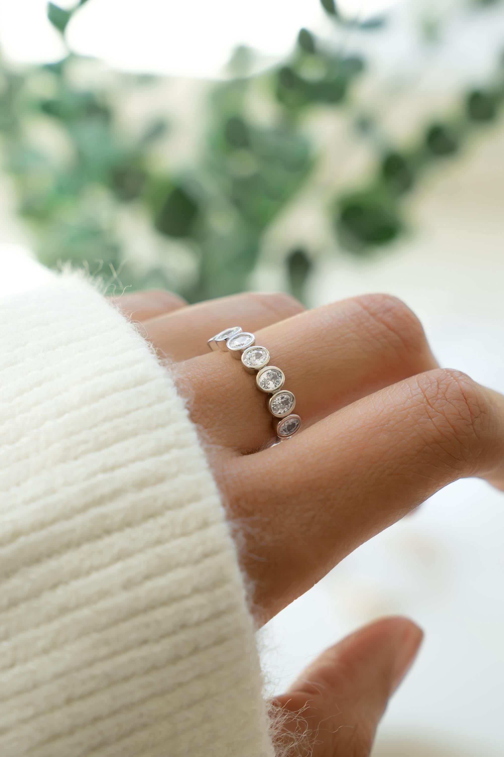 Oval Bezel Ring by Sami Jewels, Stackable Ring, Wedding Band, Diamond Ring, Promise Ring, Dainty Ring, Vintage Ring, Bridal Jewelry