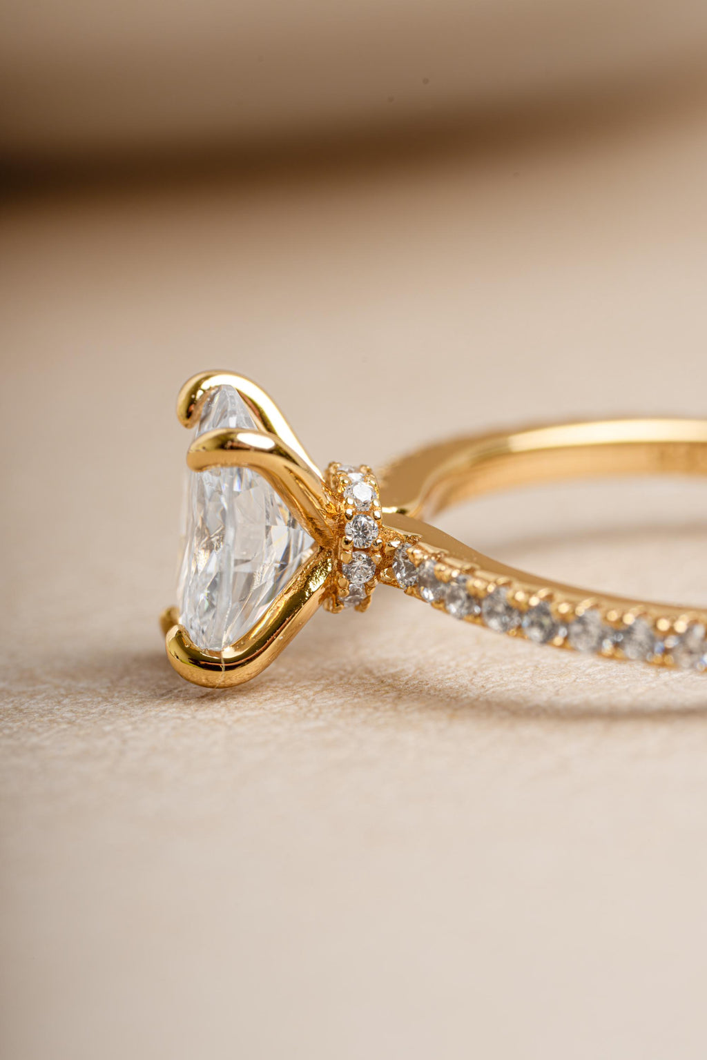 Oval Solitaire Diamond Engagement Ring with Pavé Band by Sami Jewels, Premium 925 Sterling Silver Ring Sizes 4-10