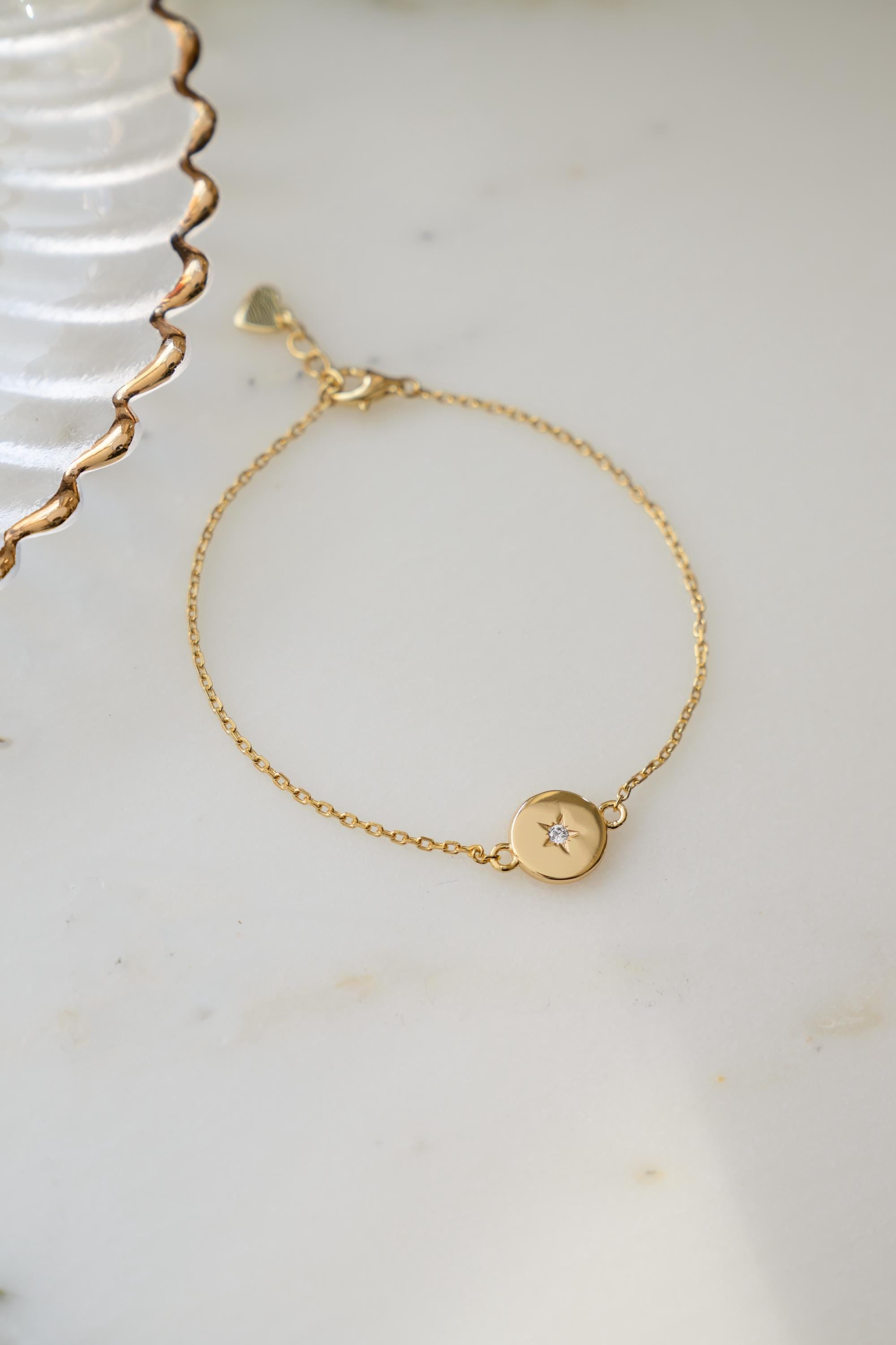 Round Starburst Charm Bracelet by Sami Jewels, Star Bracelet featuring a Minimalist and Adjustable Design