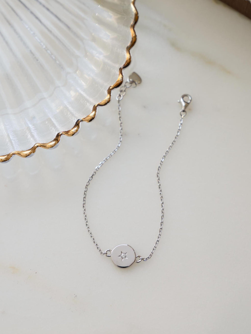 Round Starburst Charm Bracelet by Sami Jewels, Star Bracelet featuring a Minimalist and Adjustable Design