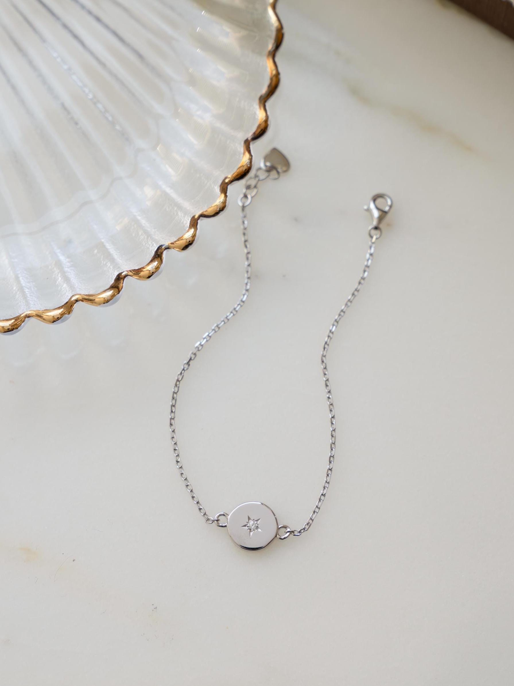 Round Starburst Charm Bracelet by Sami Jewels, Star Bracelet featuring a Minimalist and Adjustable Design