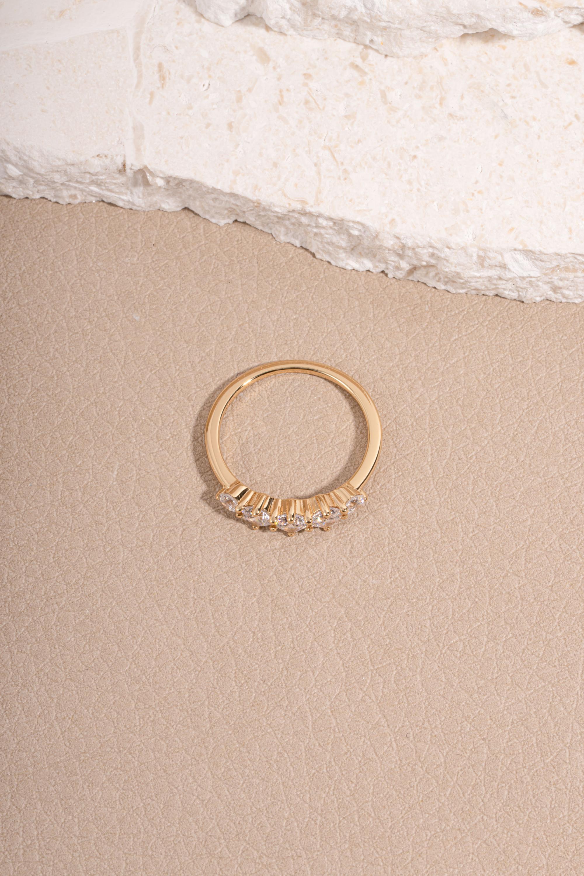 Graduated 5 Stone Ring by Sami Jewels, Wedding Band, Promise Ring, Stackable Rings, Diamond Ring, Dainty Ring, Wedding Ring, Bridal Jewelry