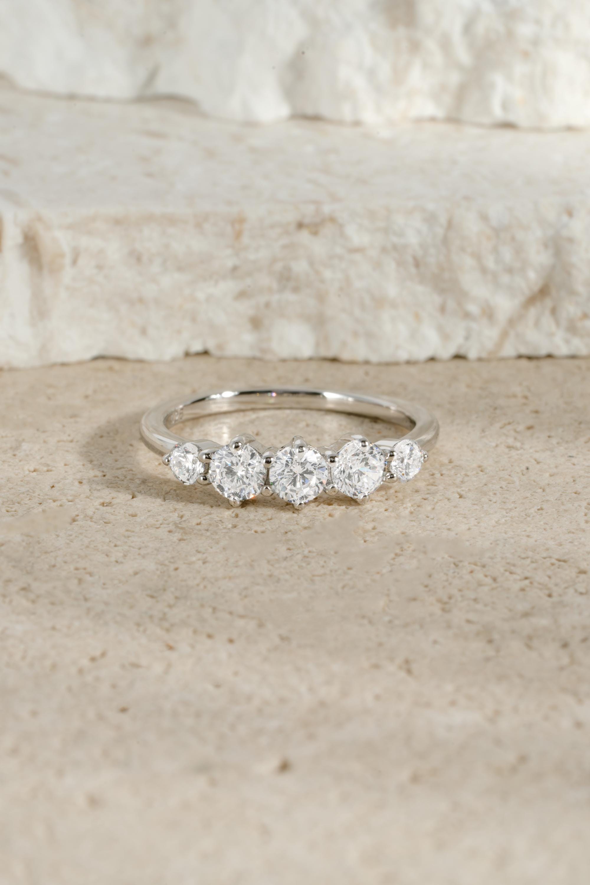 Graduated 5 Stone Ring by Sami Jewels, Wedding Band, Promise Ring, Stackable Rings, Diamond Ring, Dainty Ring, Wedding Ring, Bridal Jewelry