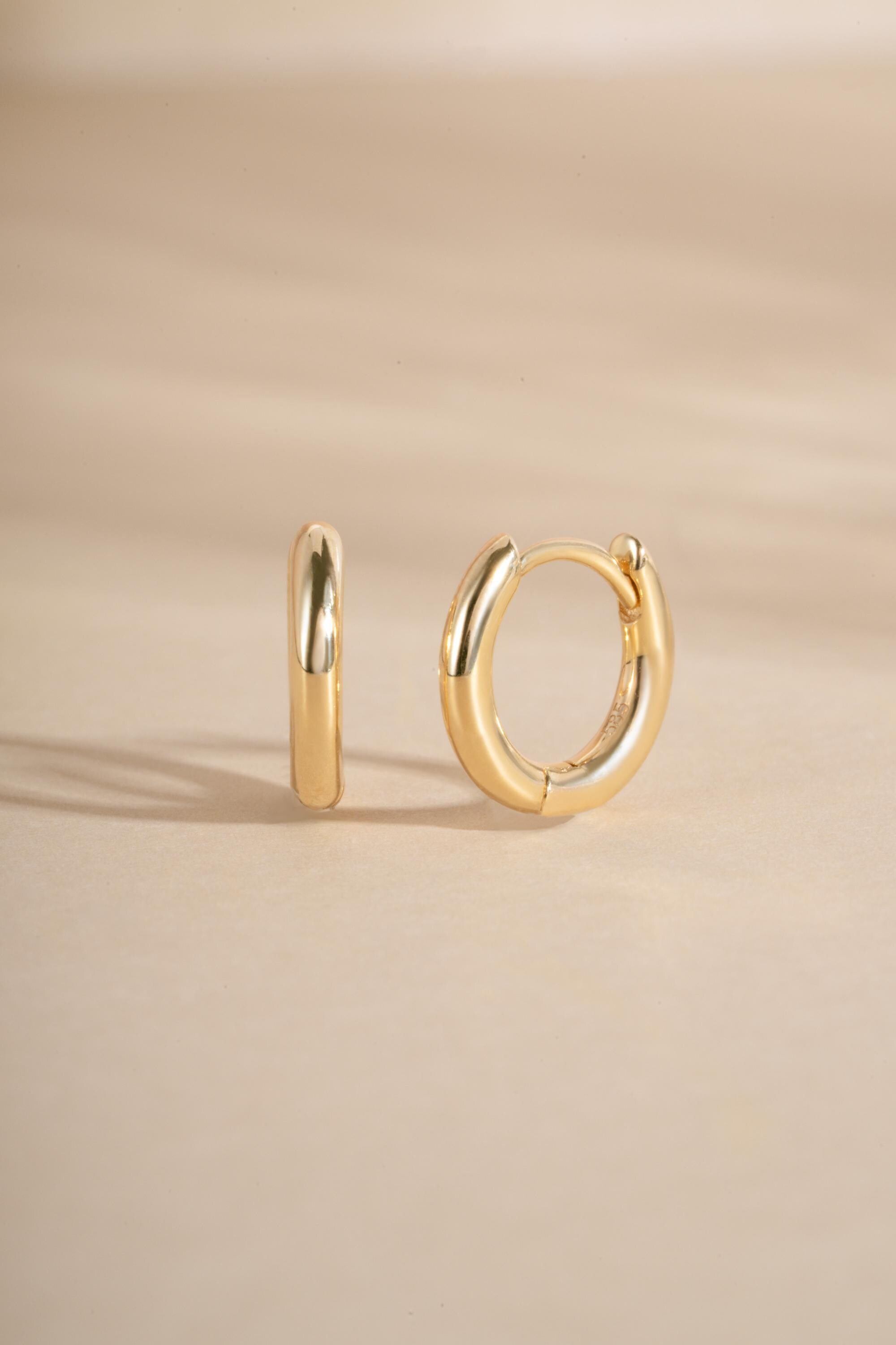 14K Solid Gold Simple Huggie Earrings by Sami Jewels, Small Hoop Earrings, Minimalist Earrings, 14K Gold Jewelry, Fine Jewelry