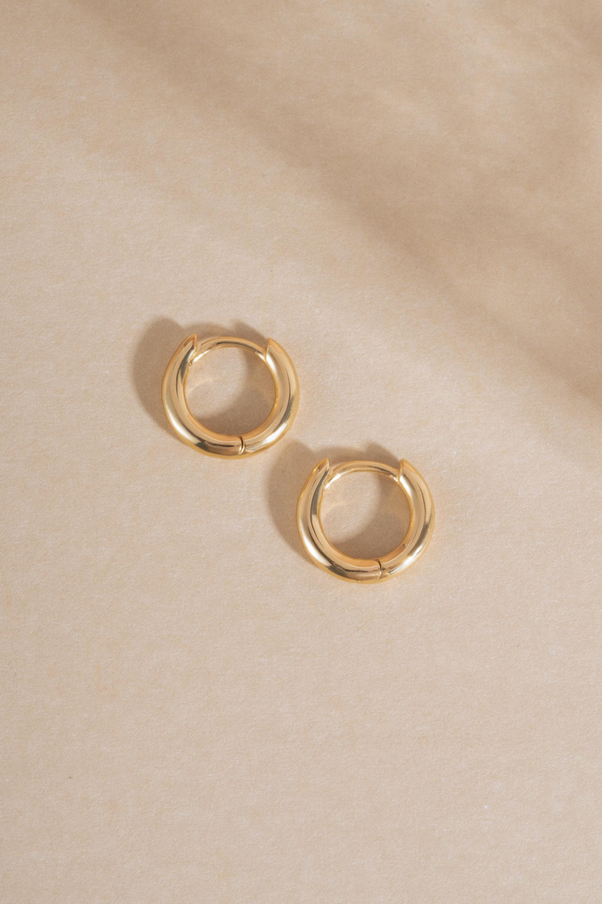14K Solid Gold Simple Huggie Earrings by Sami Jewels, Small Hoop Earrings, Minimalist Earrings, 14K Gold Jewelry, Fine Jewelry