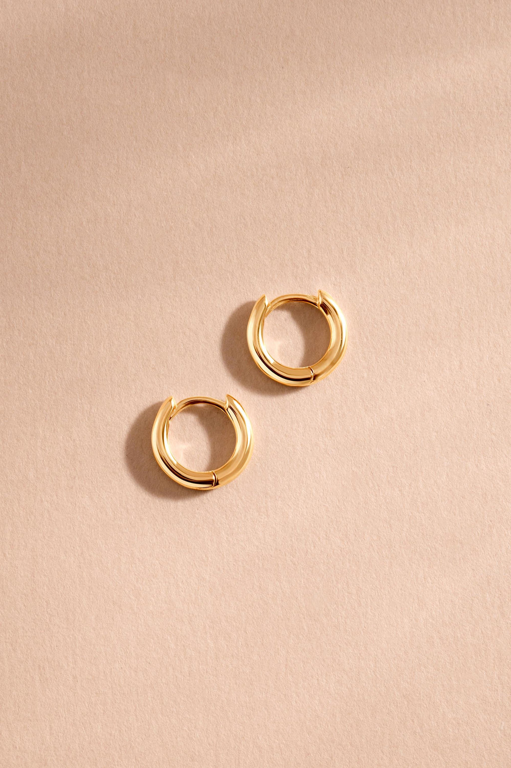 14K Solid Gold Simple Huggie Earrings by Sami Jewels, Small Hoop Earrings, Minimalist Earrings, 14K Gold Jewelry, Fine Jewelry